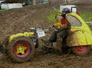 motocoltivatore nel fango